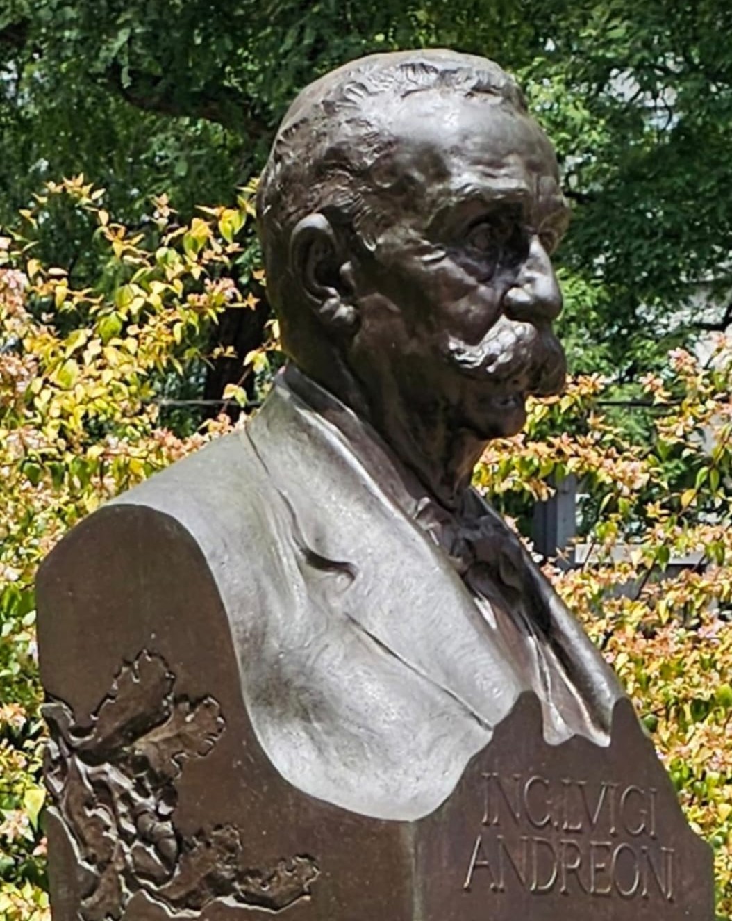Busto Ing. Luigi Andreoni antes de la limpieza láser